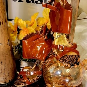 NAUGHTY MONKEY RARE SASSY SANDAL! Heeled 👠! Size 8.5.